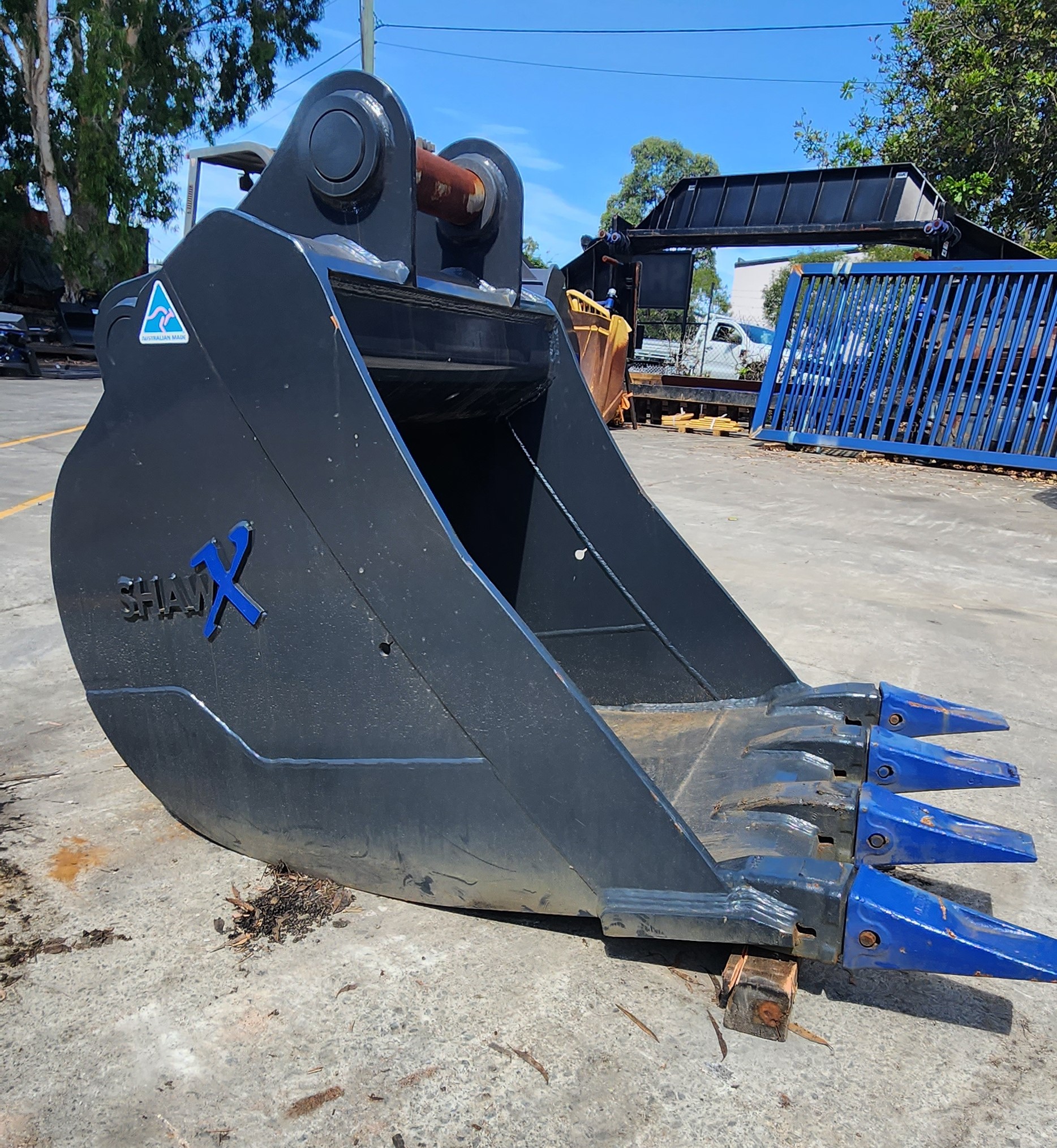 ShawX Manufacturing 4-in-1 Buckets